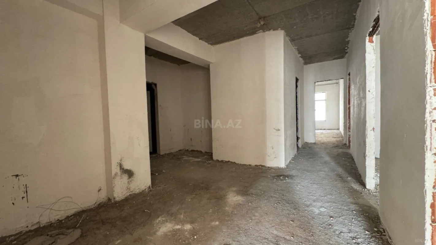 Satılır 4 otaqlı mənzil 171 m²