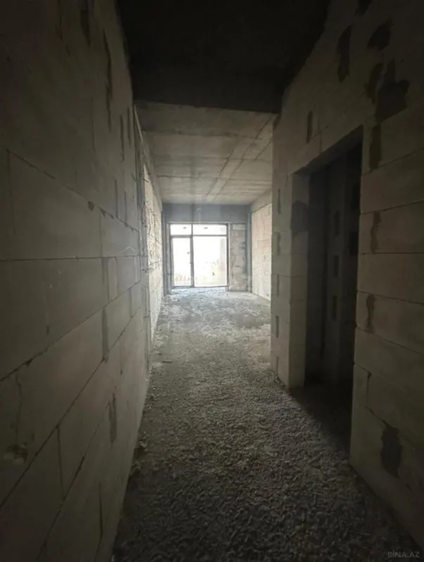 Satılır 4 otaqlı mənzil 230 m²