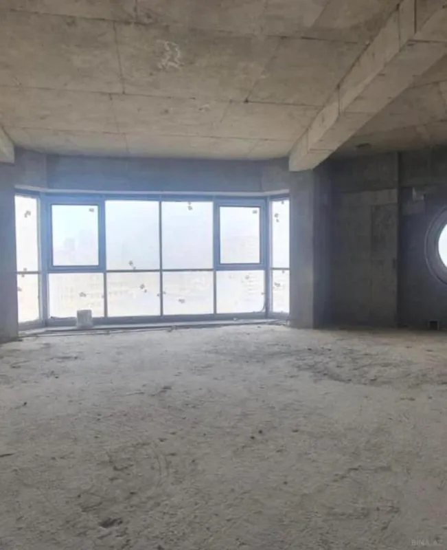 Satılır 4 otaqlı mənzil 230 m²