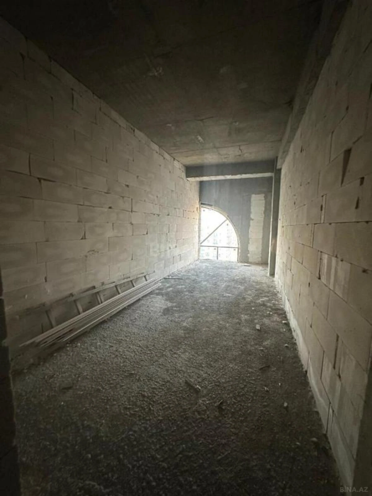 Satılır 4 otaqlı mənzil 230 m²