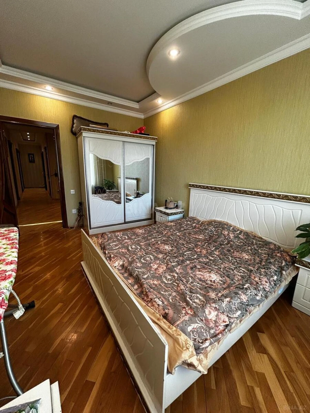 Kirayə verilir 4 otaqlı mənzil 160 m²