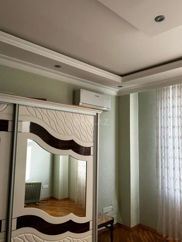 Kirayə verilir 4 otaqlı mənzil 160 m²