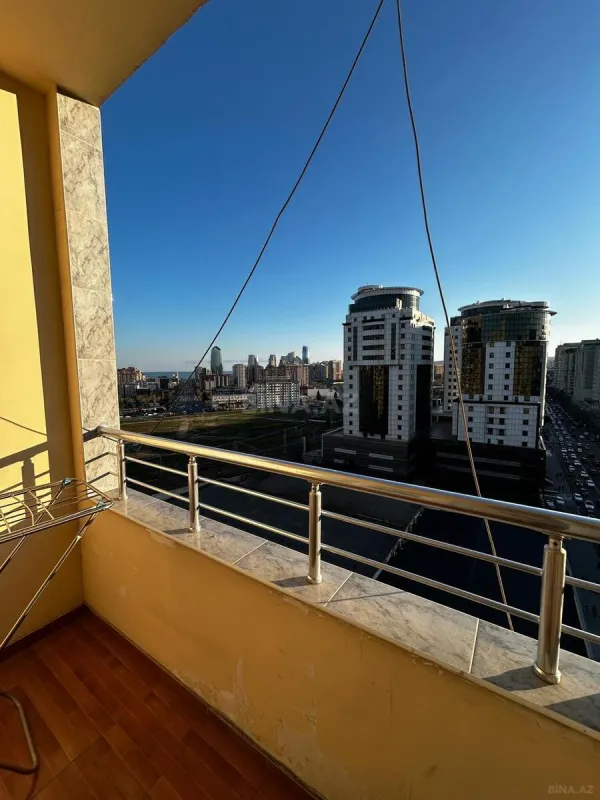Kirayə verilir 4 otaqlı mənzil 160 m²