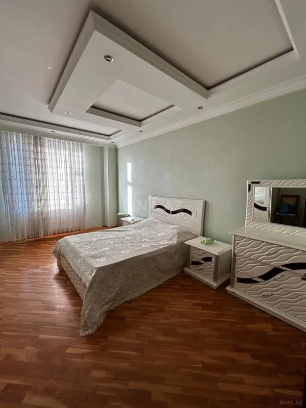 Kirayə verilir 4 otaqlı mənzil 160 m²