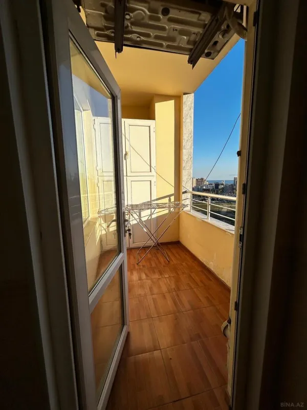 Kirayə verilir 4 otaqlı mənzil 160 m²