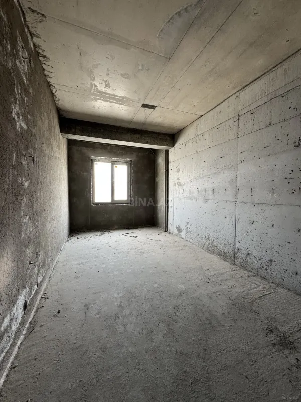 Satılır 3 otaqlı mənzil 184 m²