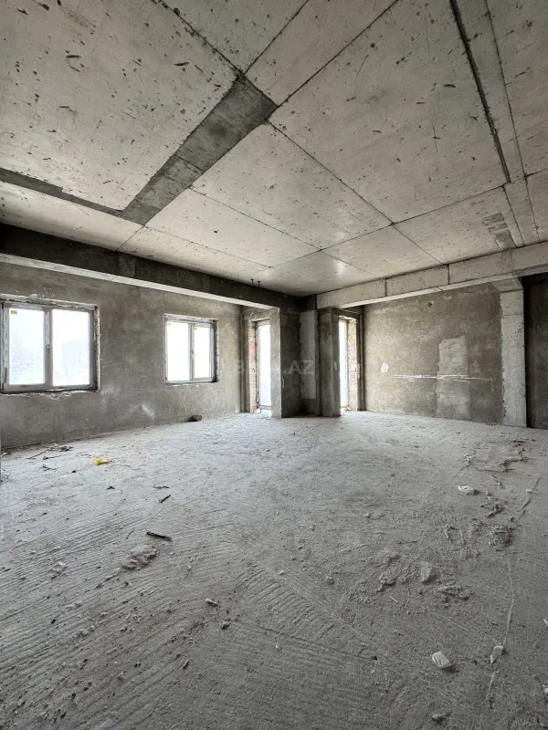 Satılır 3 otaqlı mənzil 184 m²