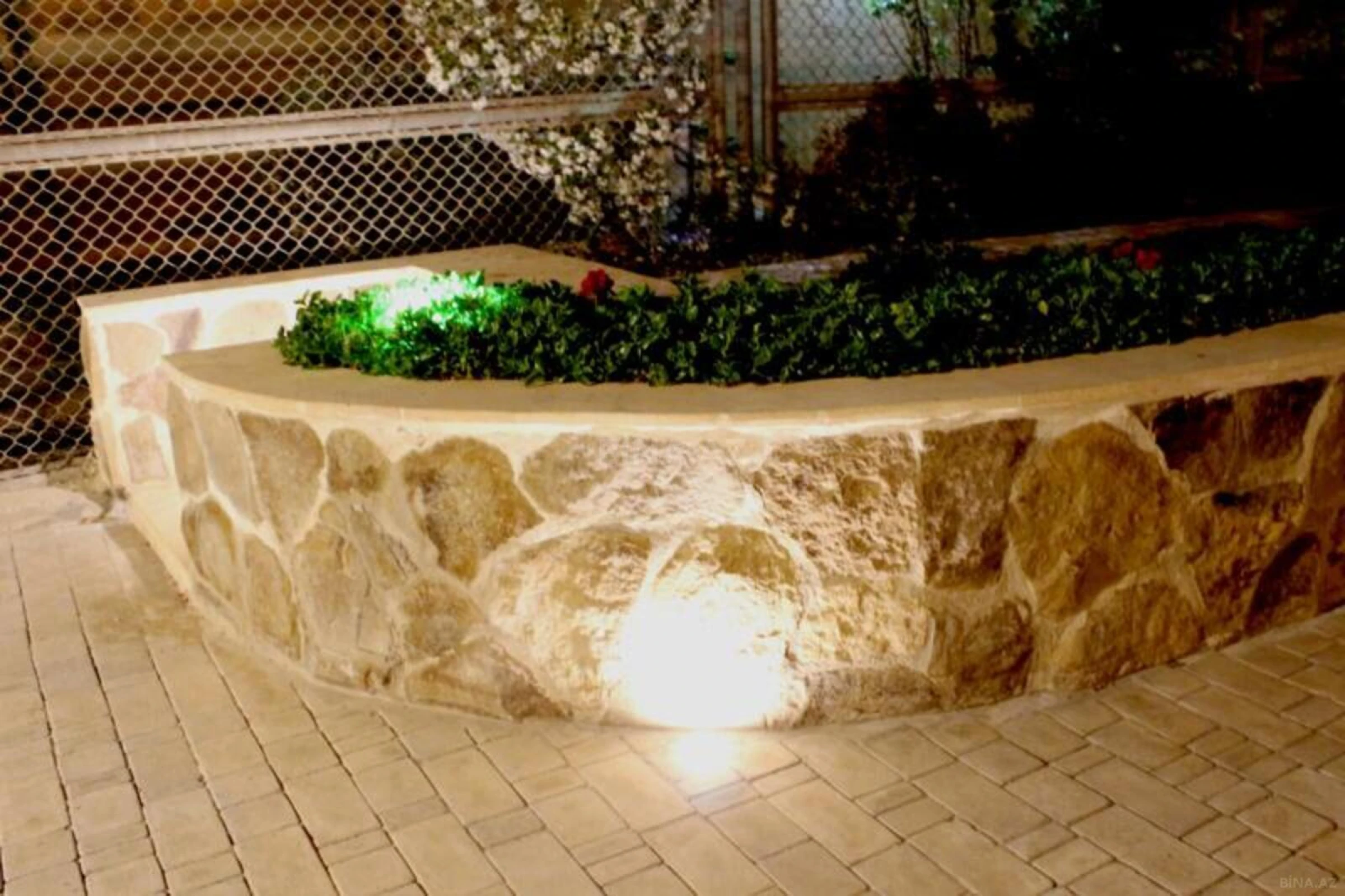 Kirayə verilir 6 otaqlı həyət evi 400 m²