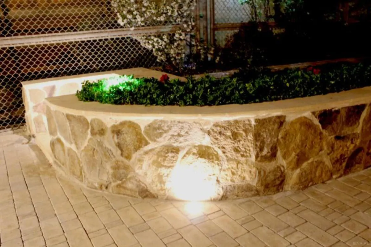 Kirayə verilir 6 otaqlı həyət evi 400 m²