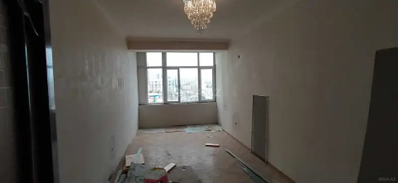 Satılır 3 otaqlı mənzil 155 m²