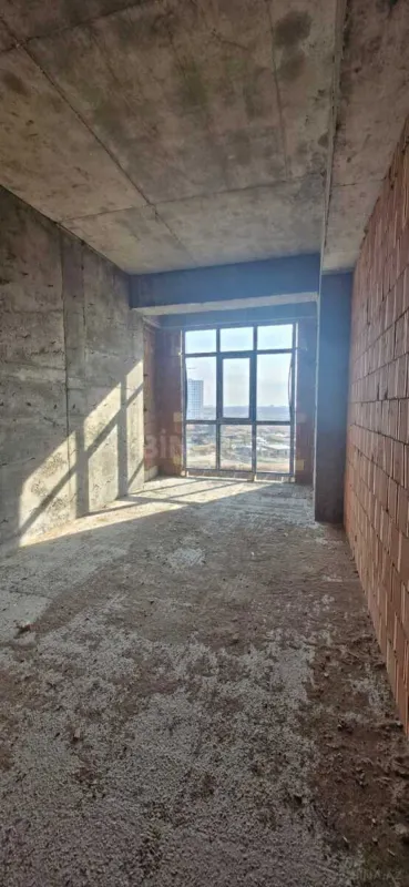 Satılır 2 otaqlı mənzil 79 m²