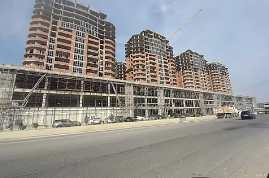 Satılır 2 otaqlı mənzil 79 m²