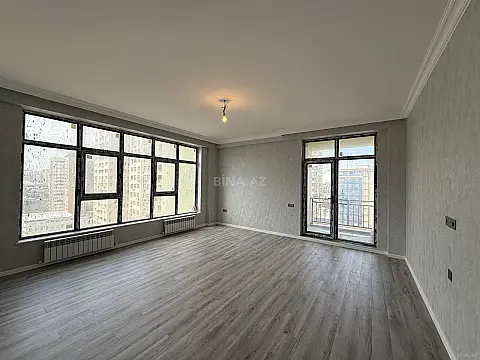 Satılır 3 otaqlı mənzil 130 m²