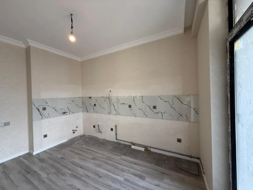Satılır 3 otaqlı mənzil 130 m²