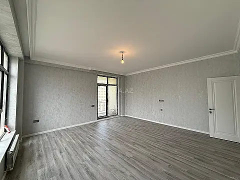 Satılır 3 otaqlı mənzil 130 m²
