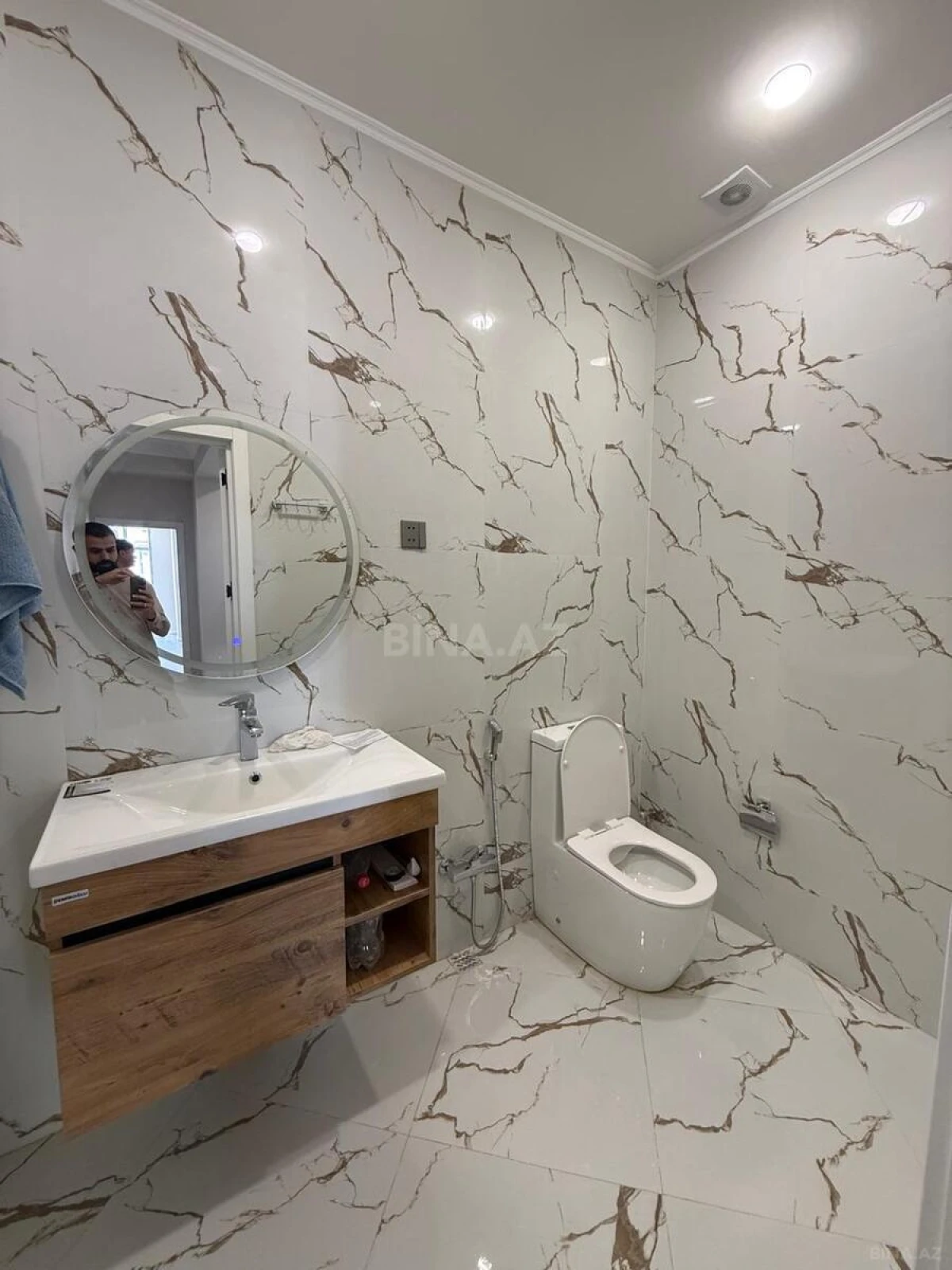 Satılır 3 otaqlı mənzil 130 m²