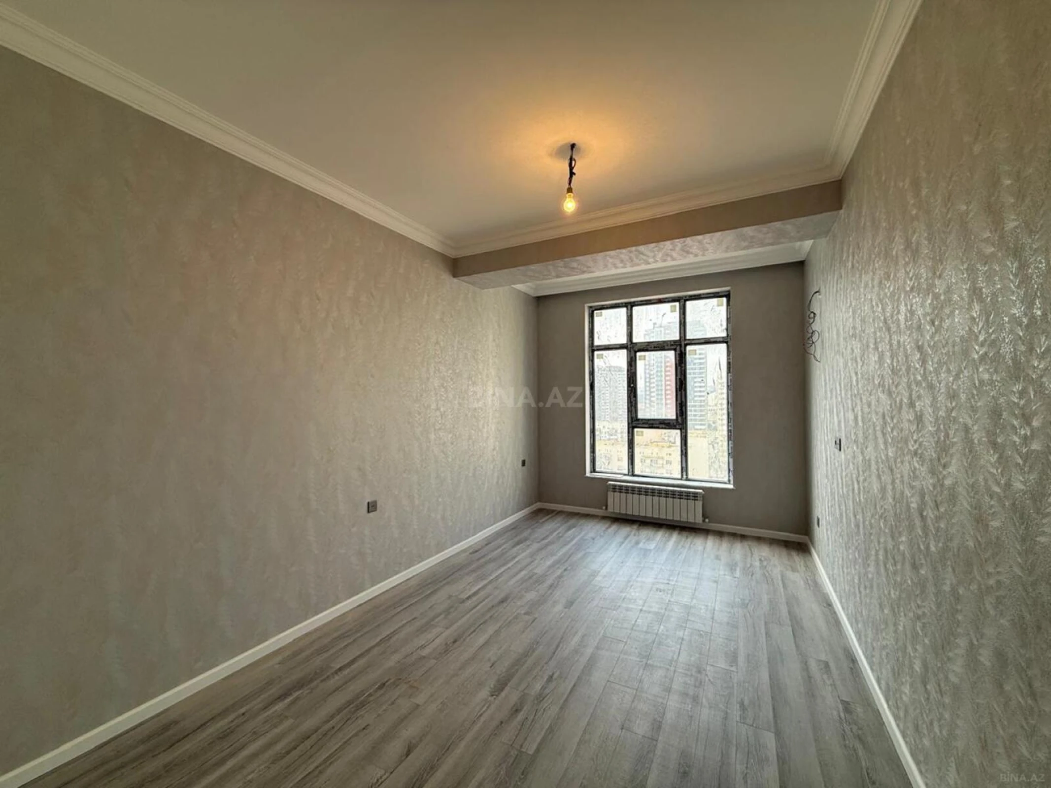 Satılır 3 otaqlı mənzil 130 m²