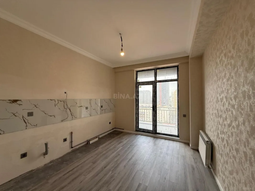 Satılır 3 otaqlı mənzil 130 m²
