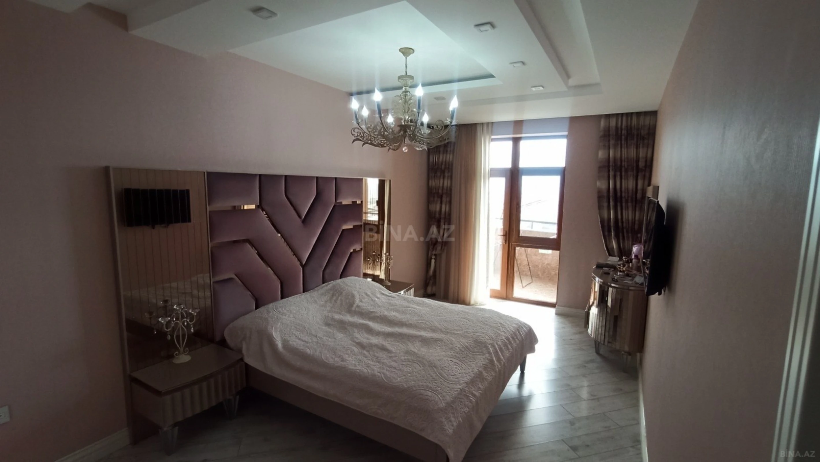 Satılır 4 otaqlı mənzil 165 m²