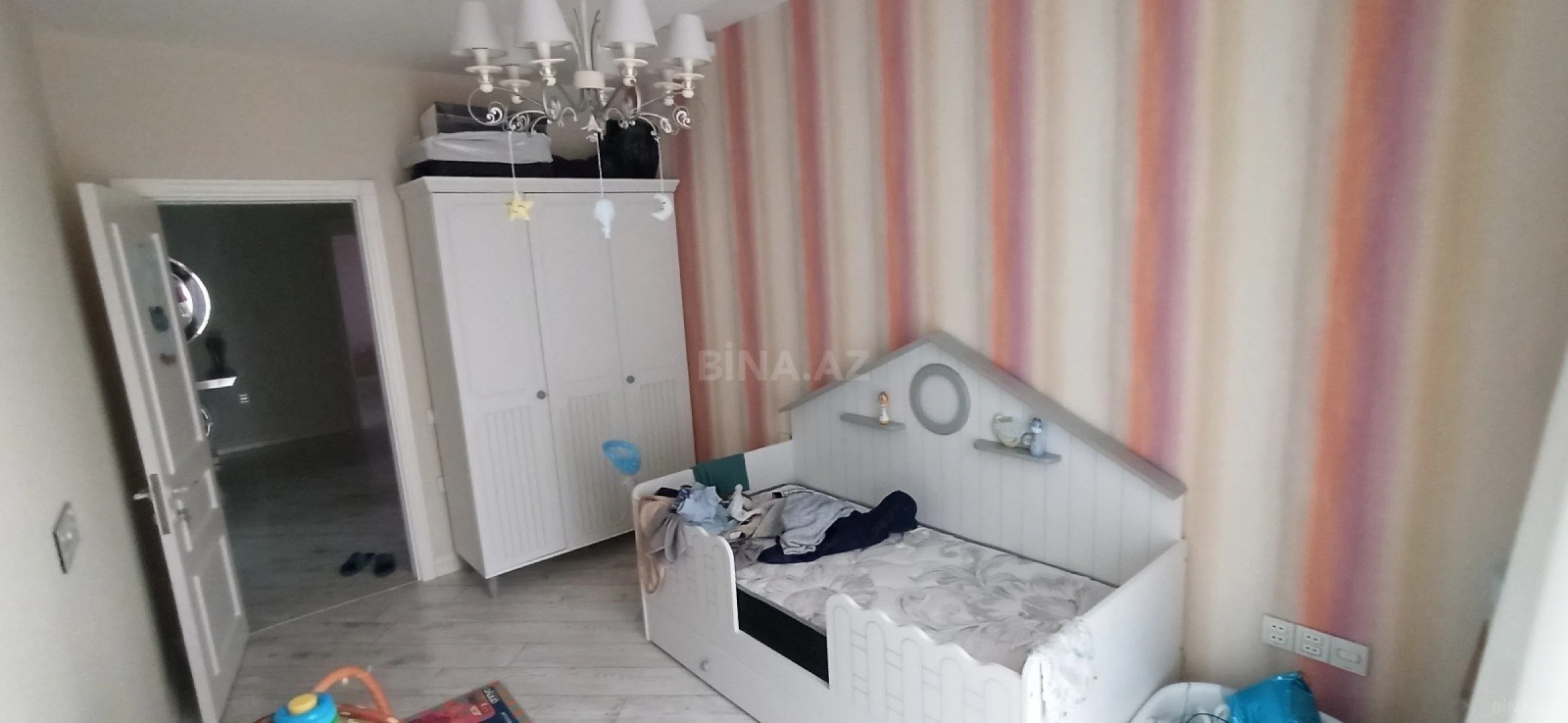 Satılır 4 otaqlı mənzil 165 m²
