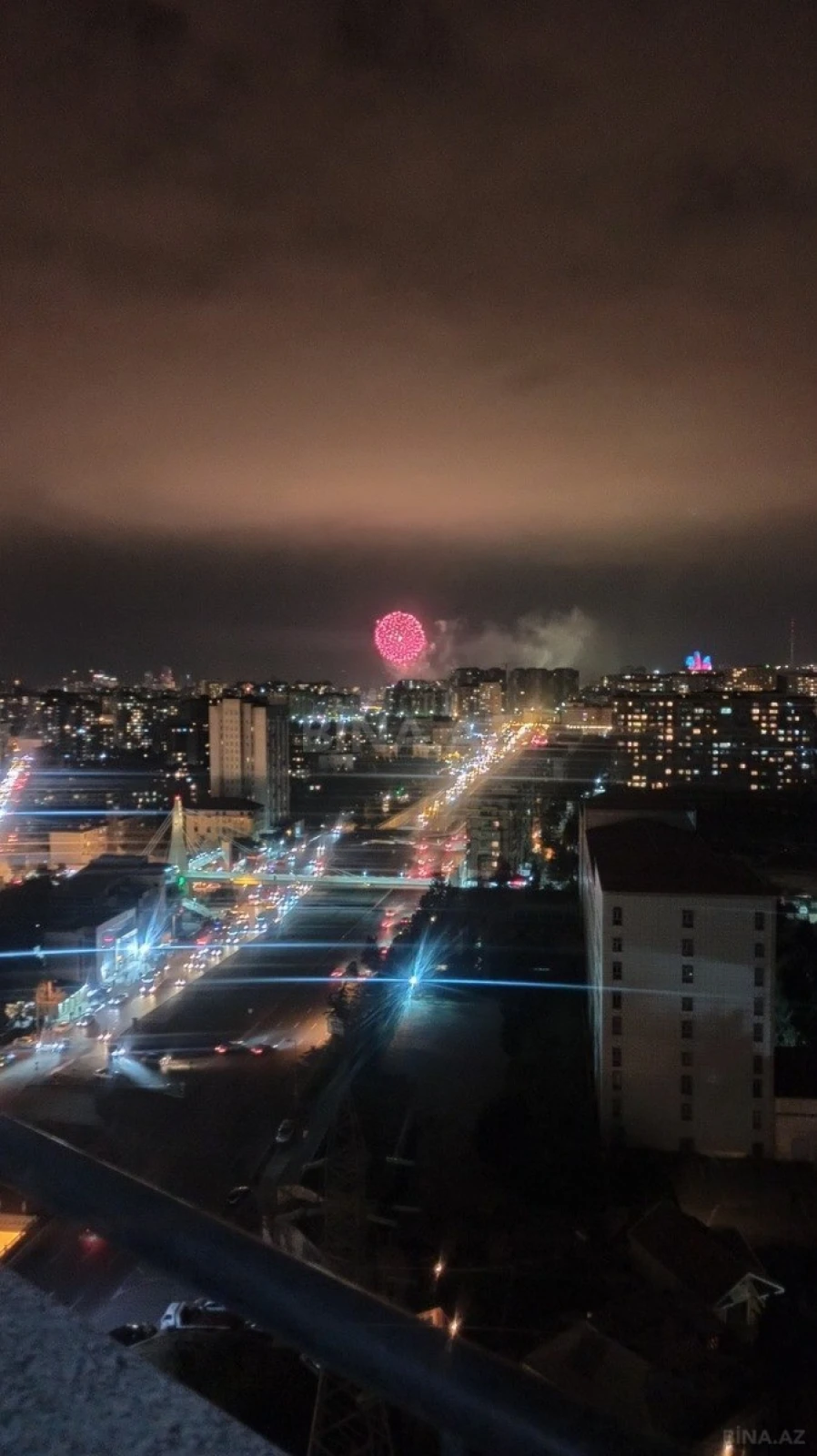 Satılır 4 otaqlı mənzil 165 m²