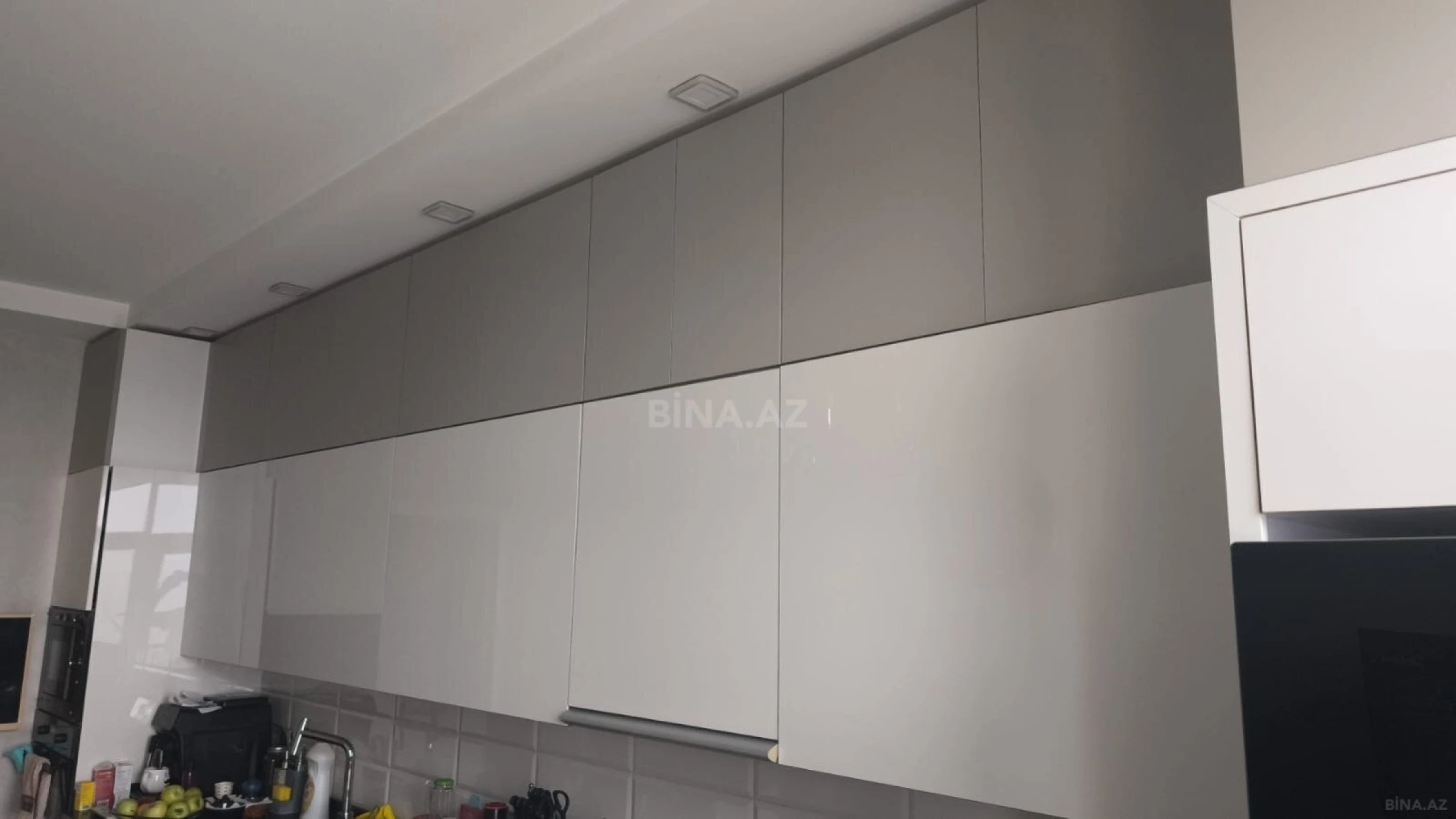 Satılır 4 otaqlı mənzil 165 m²