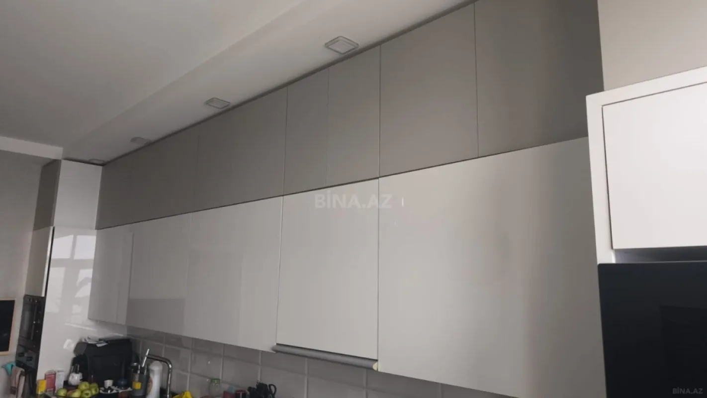 Satılır 4 otaqlı mənzil 165 m²