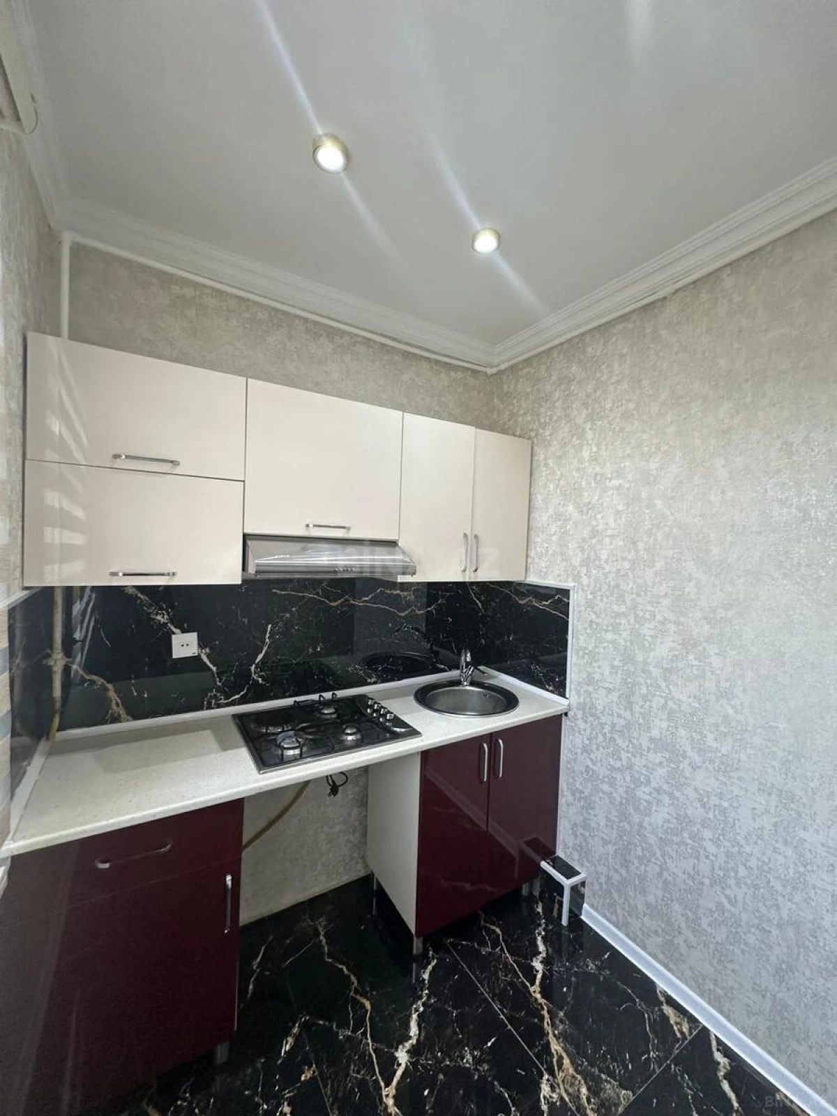Satılır 2 otaqlı mənzil 56 m²