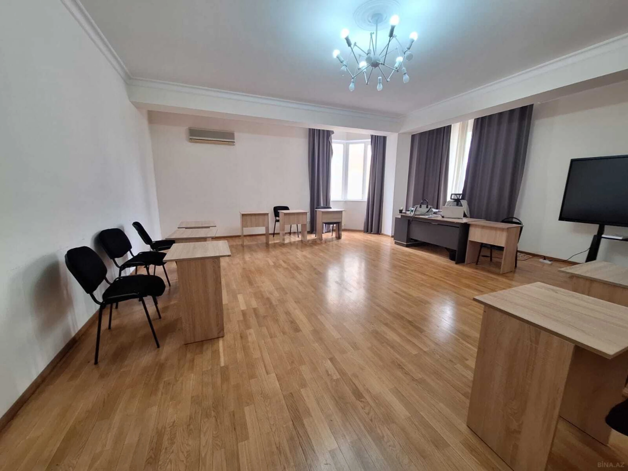Satılır 4 otaqlı mənzil 170 m²