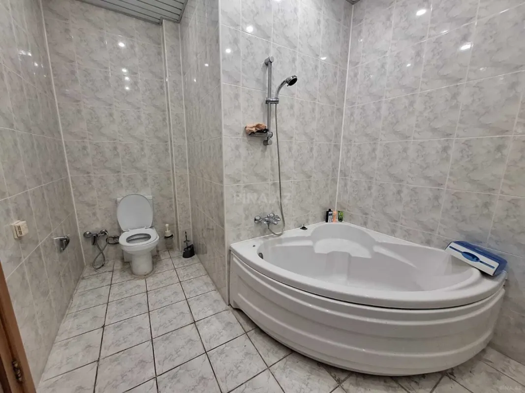 Satılır 4 otaqlı mənzil 170 m²