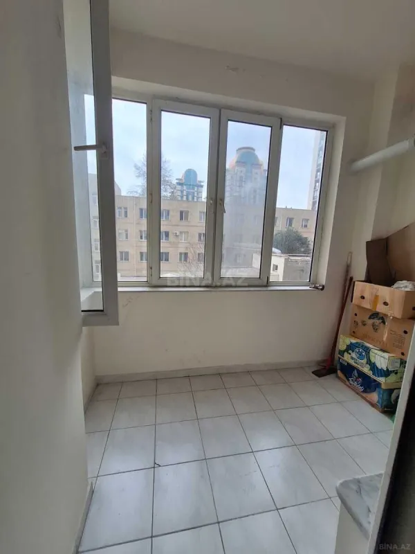 Satılır 4 otaqlı mənzil 170 m²