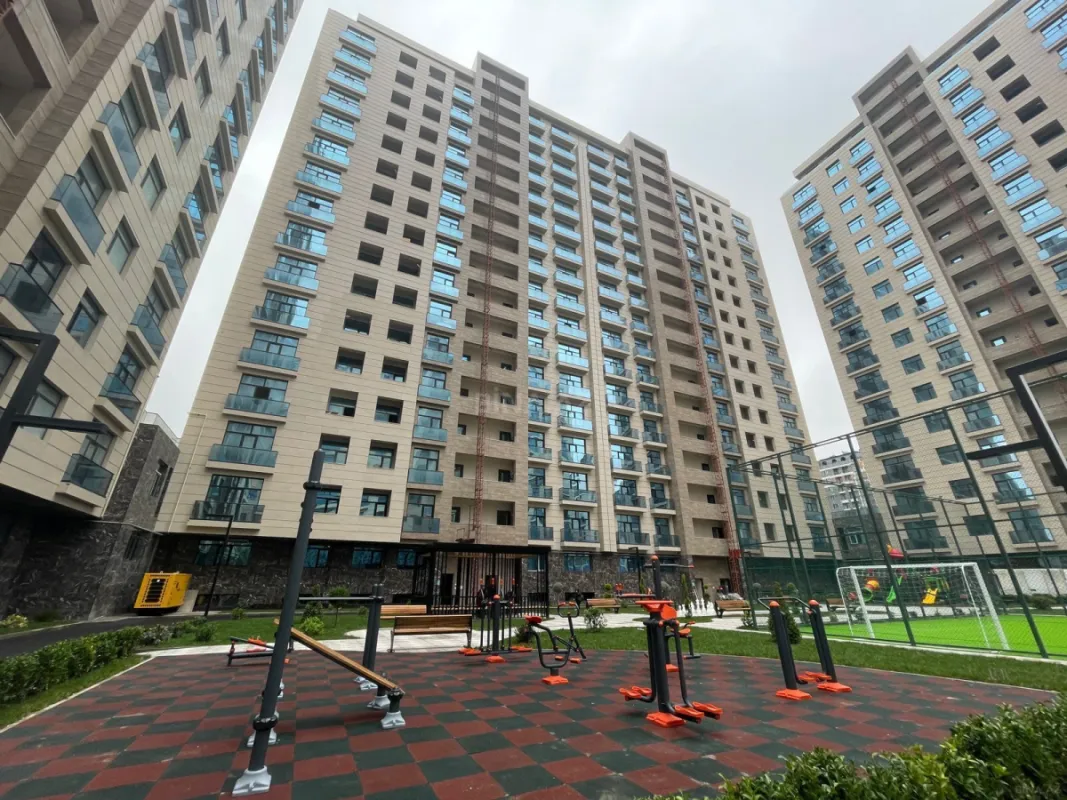 Satılır 3 otaqlı mənzil 121.3 m²