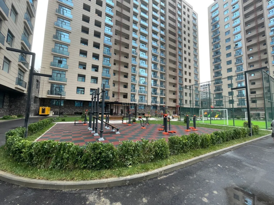 Satılır 3 otaqlı mənzil 121.3 m²