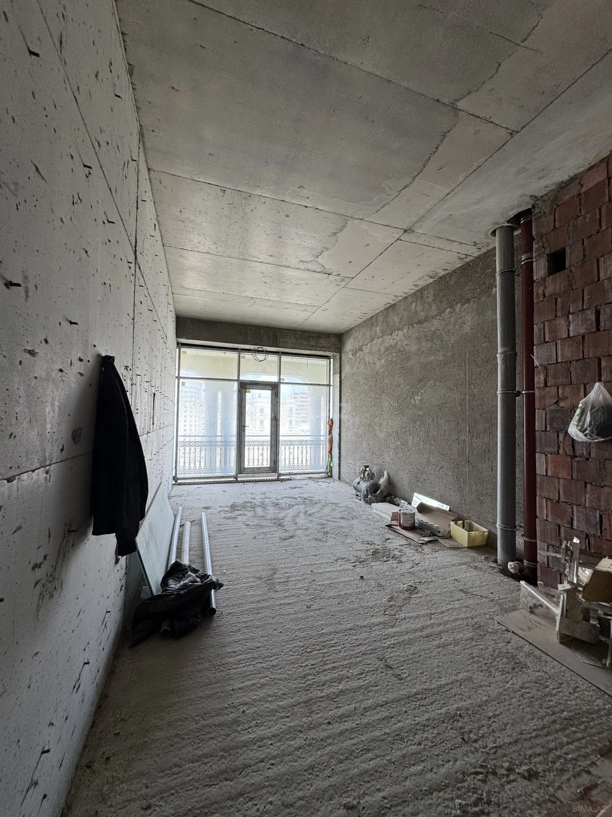 Satılır 4 otaqlı mənzil 246 m²