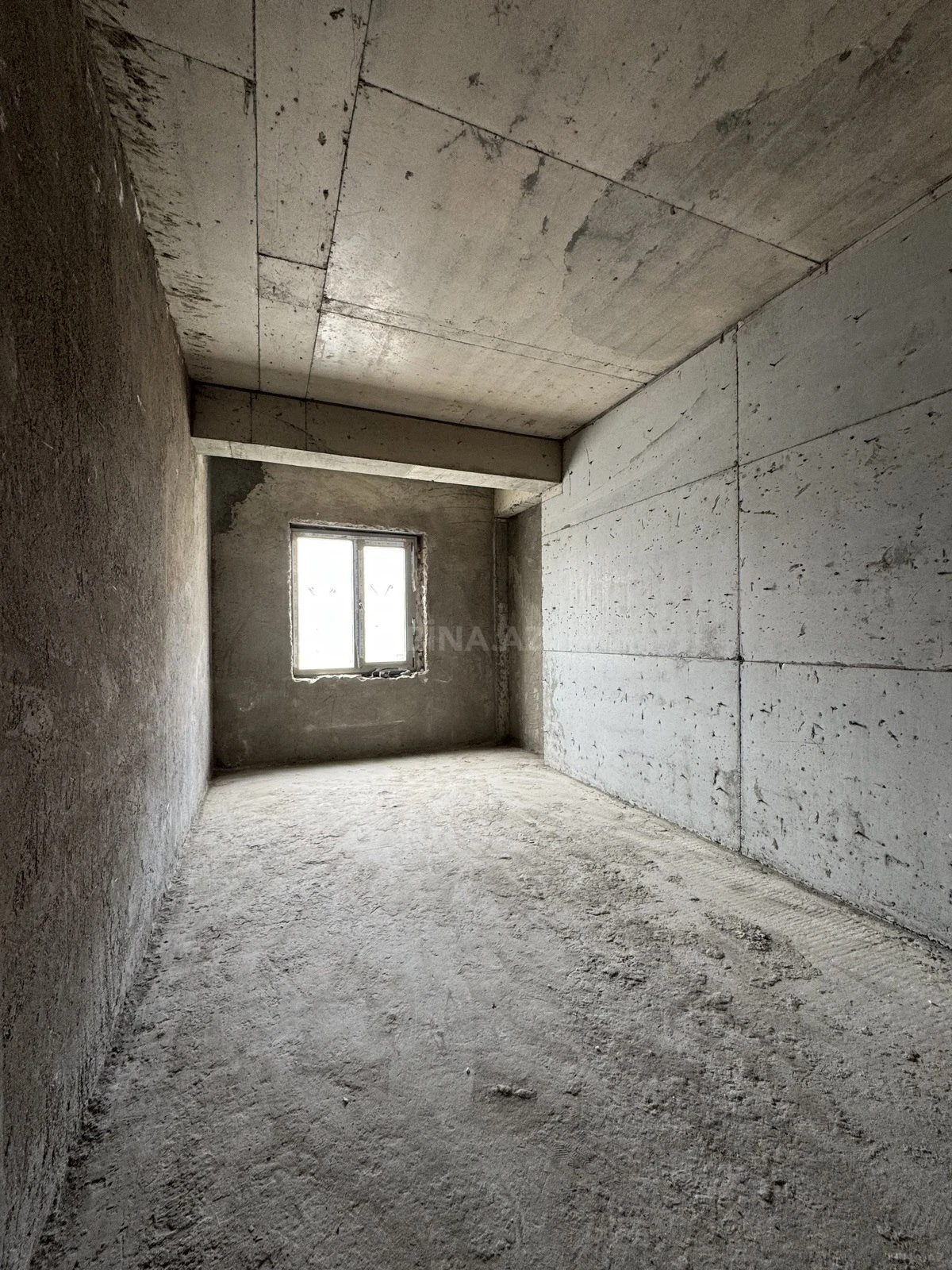 Satılır 4 otaqlı mənzil 246 m²