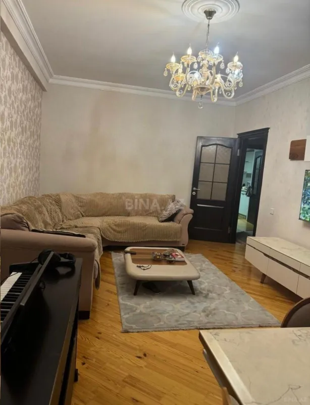 Satılır 3 otaqlı mənzil 110 m²