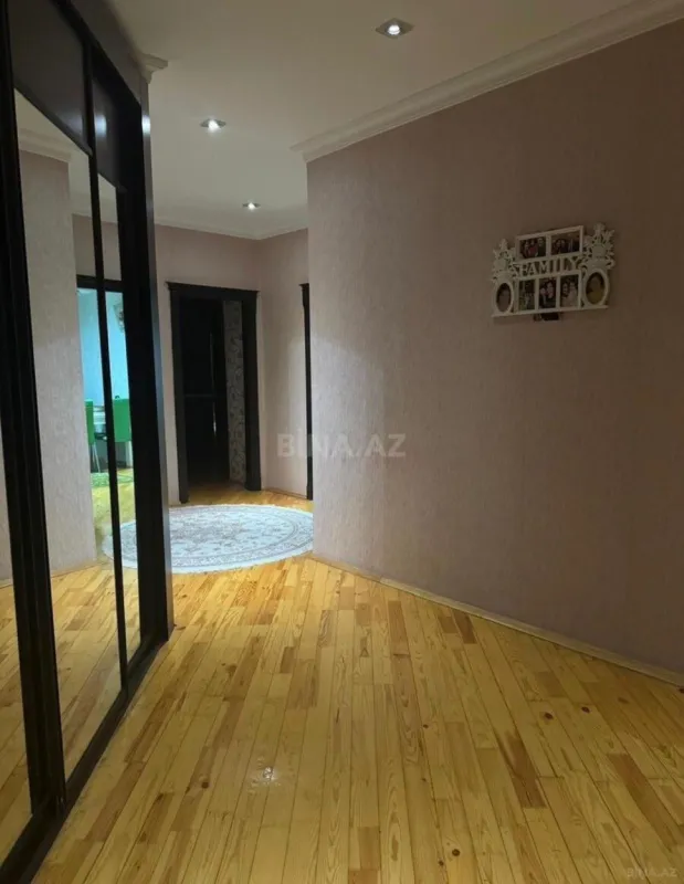 Satılır 3 otaqlı mənzil 110 m²