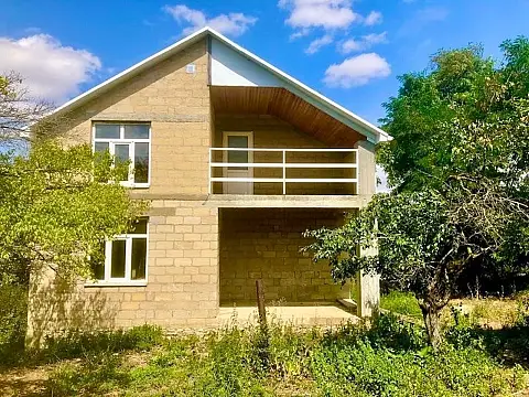 Satılır 4 otaqlı həyət evi 160 m² — Şamaxı 4 otaq 160.00 m²