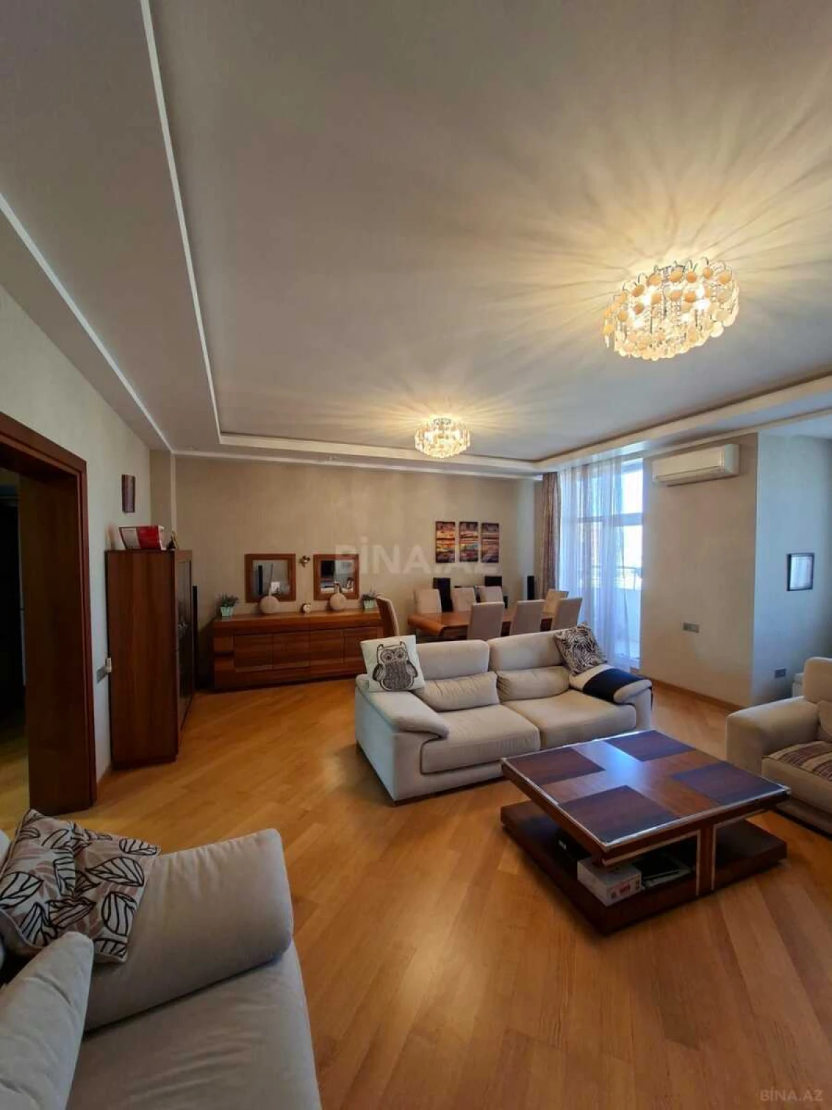 Satılır 4 otaqlı mənzil 159 m²