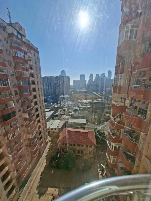 Satılır 4 otaqlı mənzil 159 m²