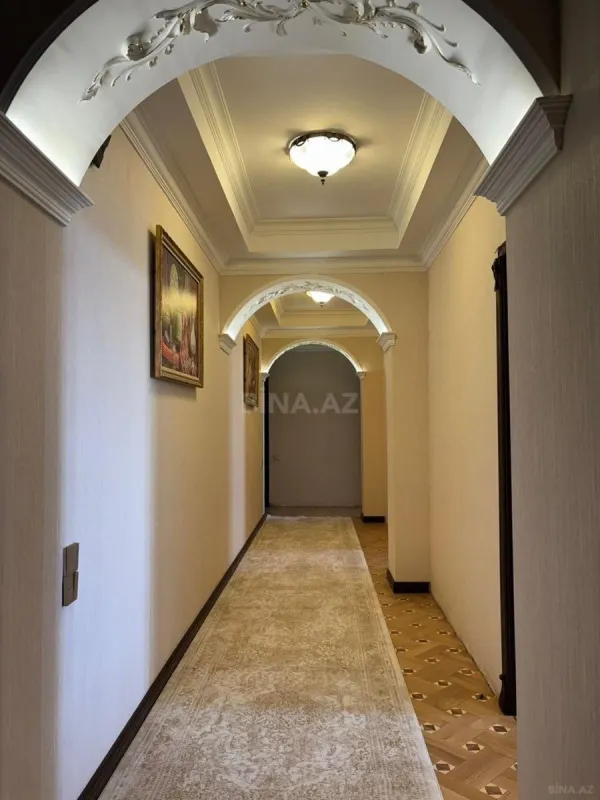 Satılır 4 otaqlı mənzil 165 m²
