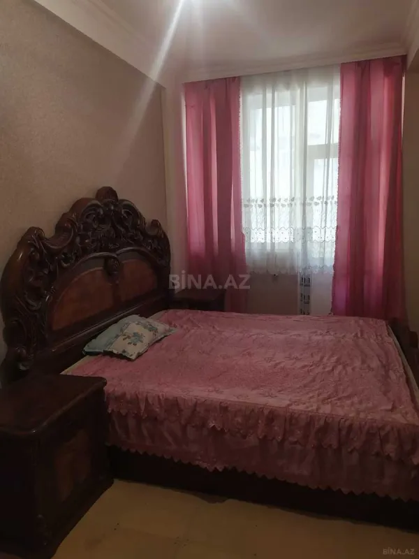Kirayə verilir 2 otaqlı mənzil 70 m²