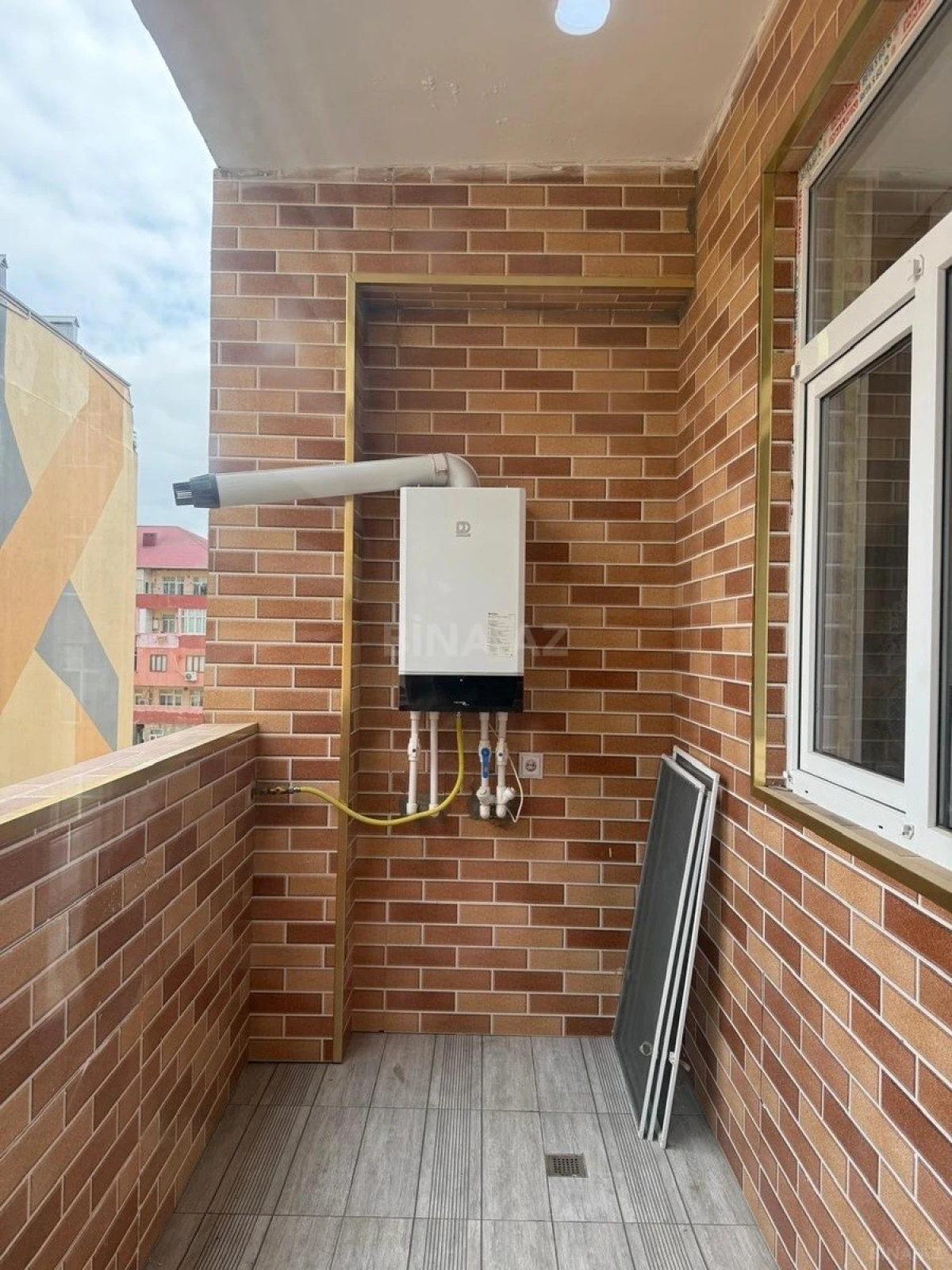 Satılır 2 otaqlı mənzil 78 m²