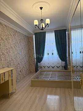 Satılır 2 otaqlı mənzil 78 m²