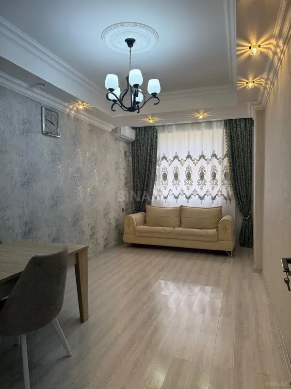 Satılır 2 otaqlı mənzil 78 m²