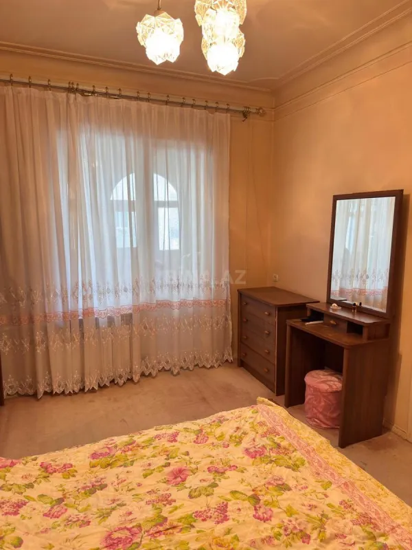 Kirayə verilir 4 otaqlı mənzil 80 m²