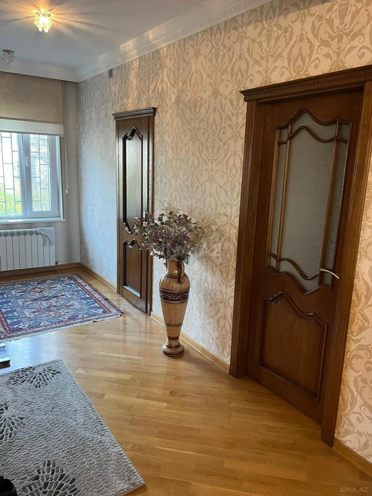 Satılır 4 otaqlı mənzil 130 m²