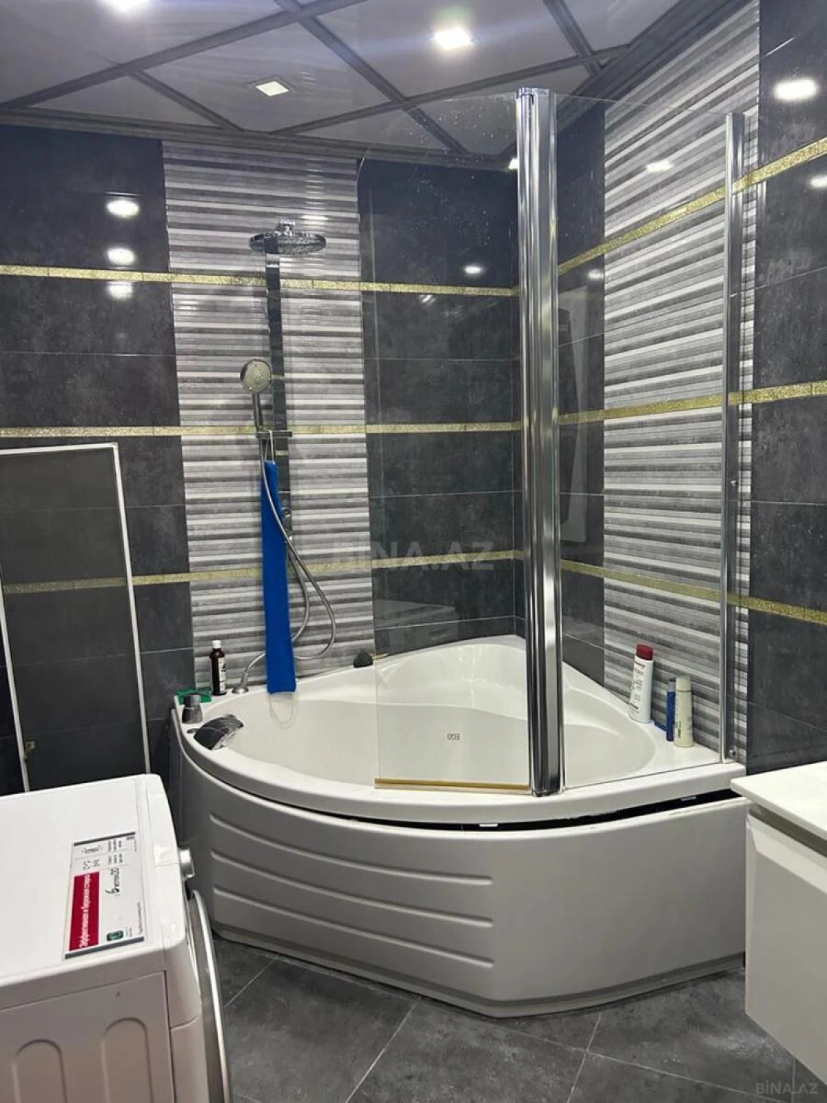 Satılır 4 otaqlı mənzil 130 m²