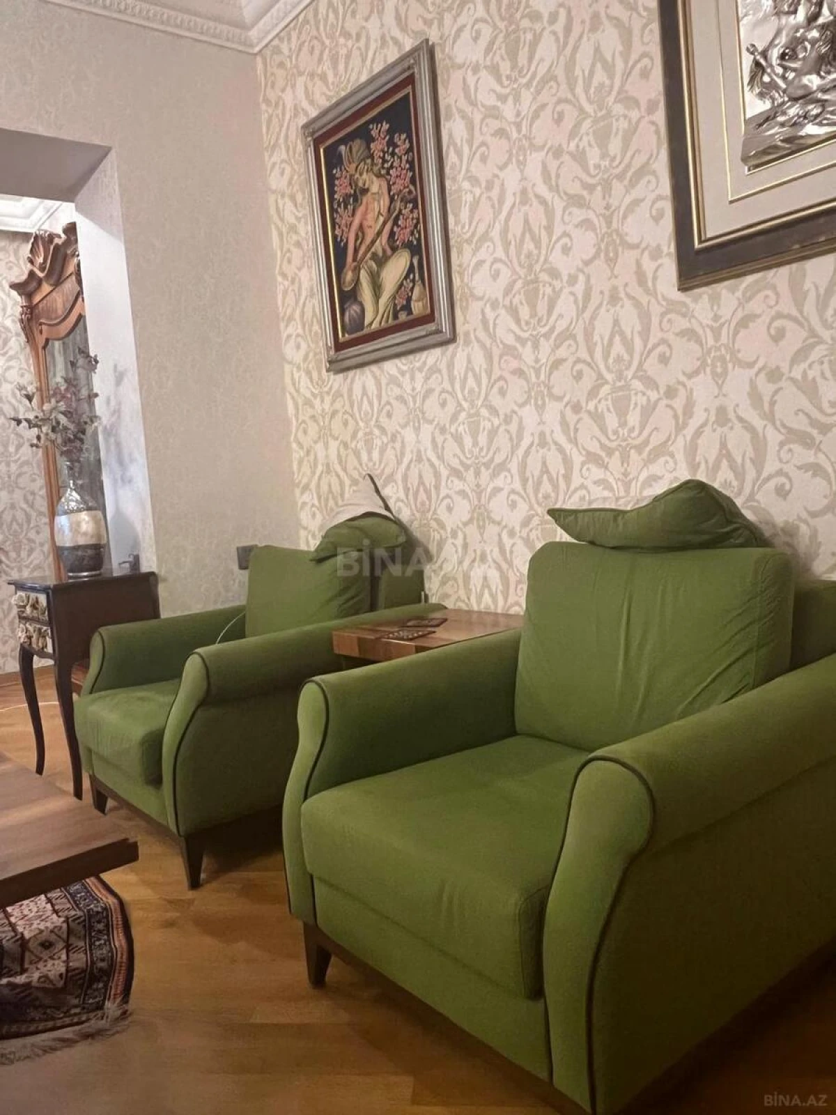 Satılır 4 otaqlı mənzil 130 m²
