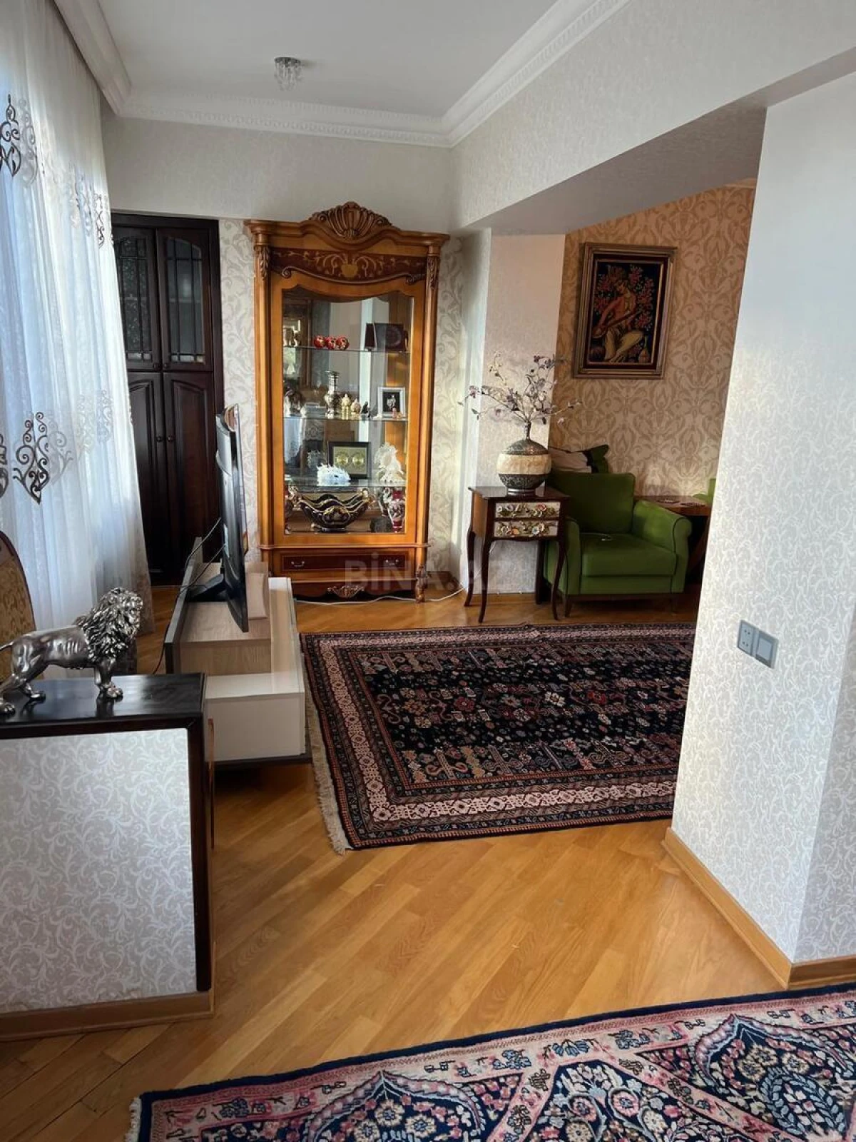 Satılır 4 otaqlı mənzil 130 m²